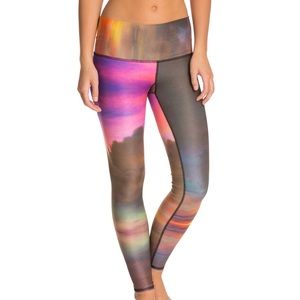 Teeki Hot Pants Cloud Sz M